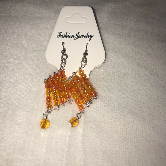 Earring - Picture 2 of 4